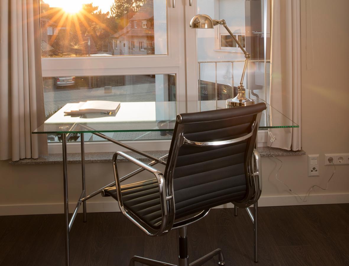 Logis First Class Business Suites Renningen Exterior foto